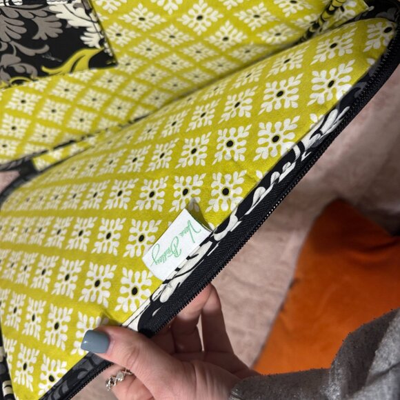 Vera Bradley laptop or tablet sleeve in retired Baroque pattern - NWOT - Picture 5 of 6